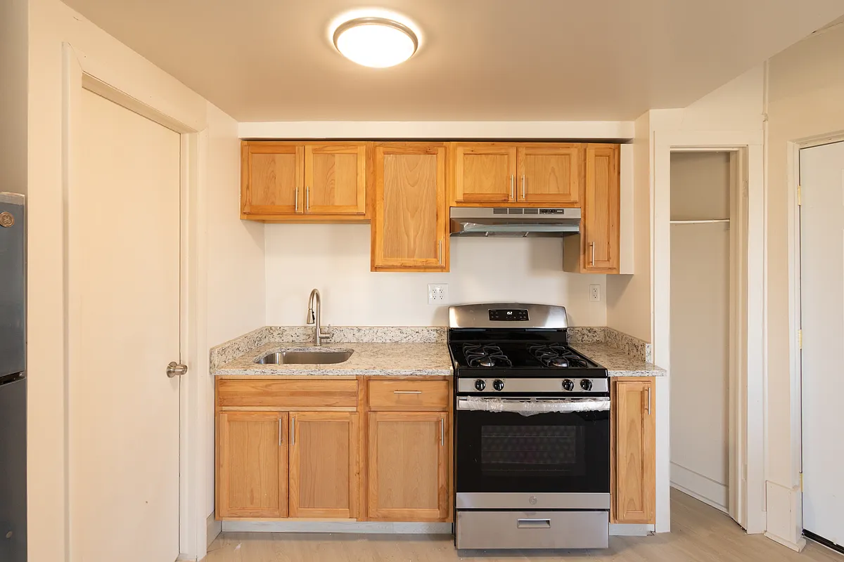 Building Photo - 4301 Harriet St #A-1