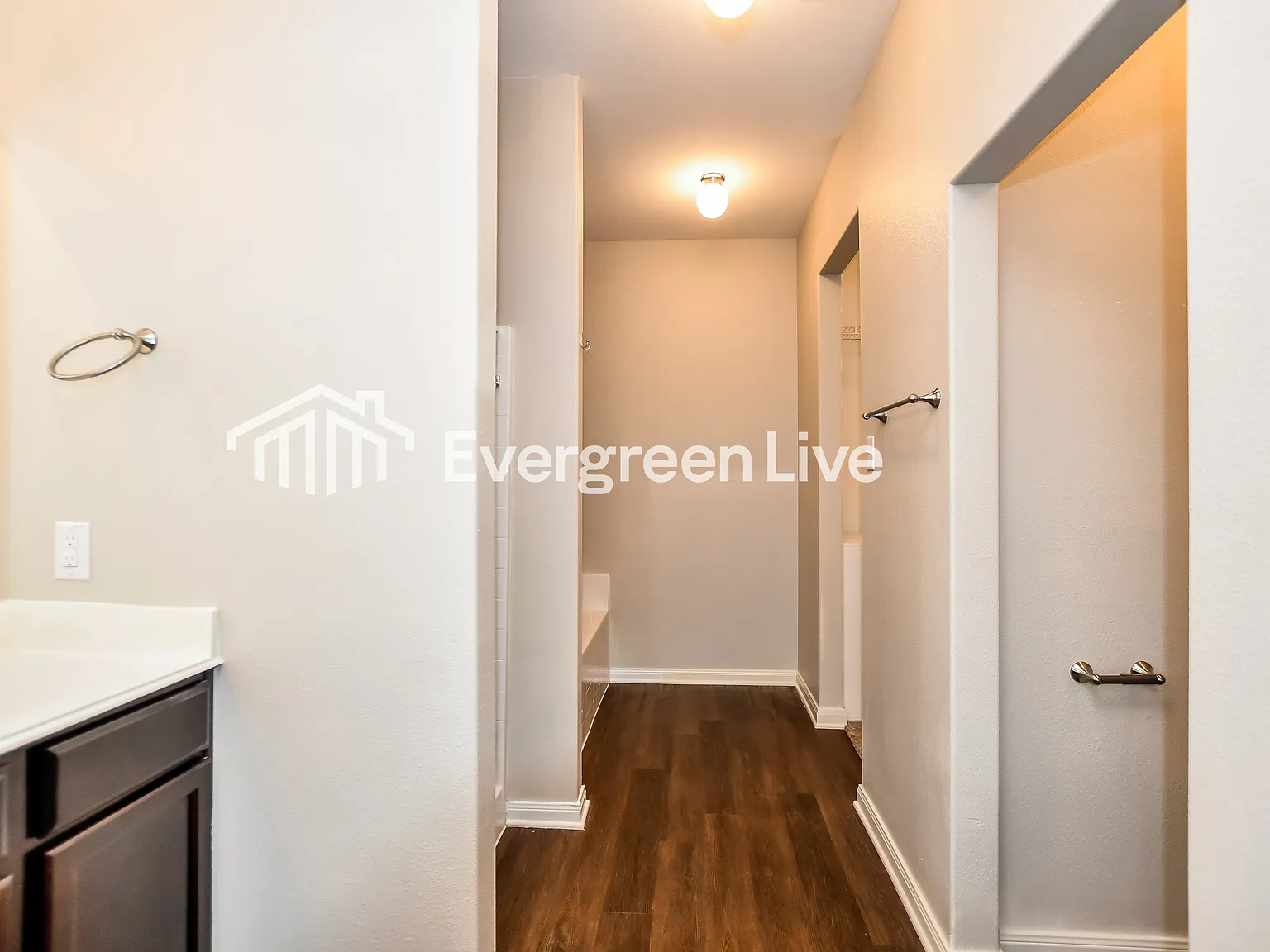 5 bed, 3.0 bath, 2617 sqft, $2,045 — Photo 4