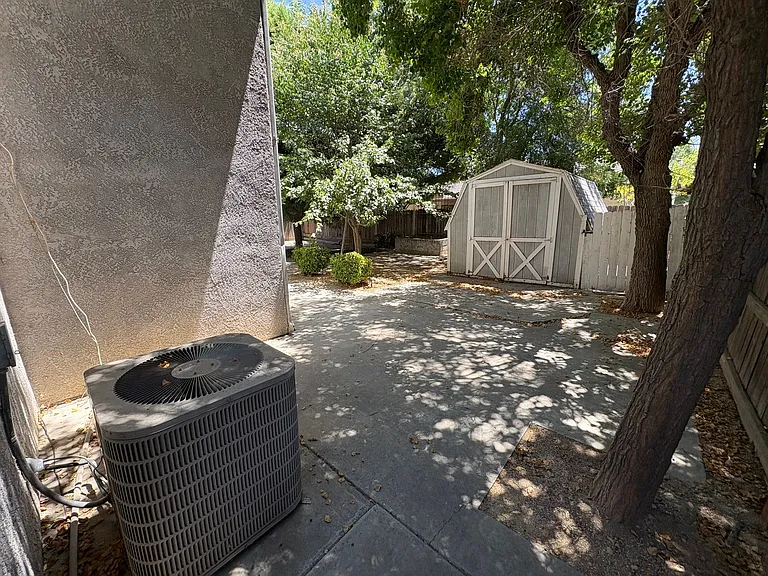 703 W Russell Ave — Photo 47