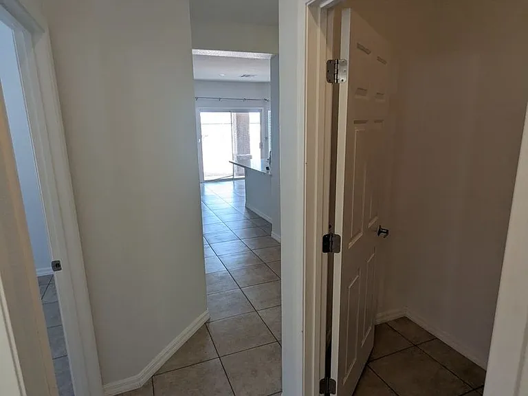 1016 Royal Plum Ln — Photo 33