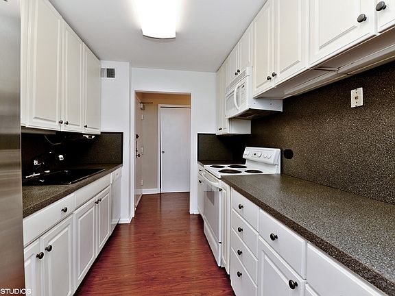 5th image of 3550 N Lake Shore Dr APT 1316