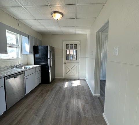 4th image of 4701 5th Ave