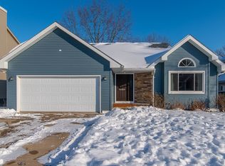 3215 5th St, Marion, IA 52302