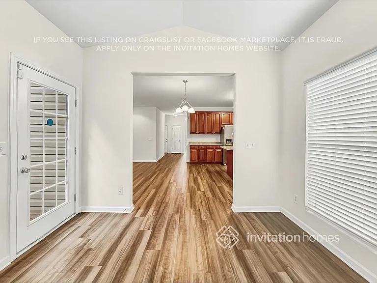 40 Luzelle Dr — Photo 9