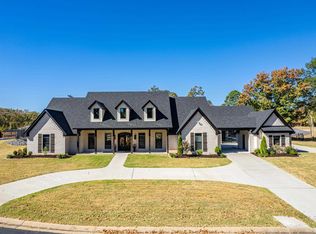 107 Chinook Dr, Hot Springs National Park, AR 71913