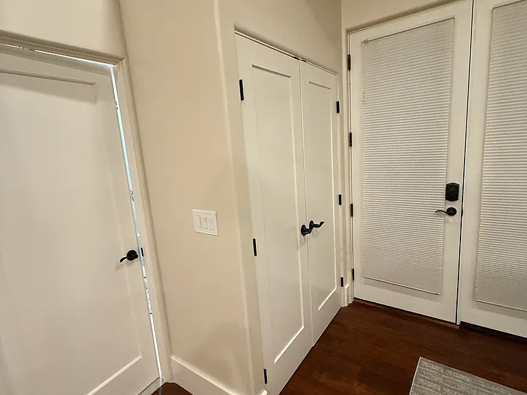 Corner closet