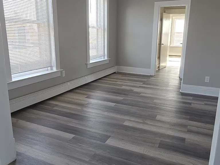 822 E River Dr #2 — Photo 3