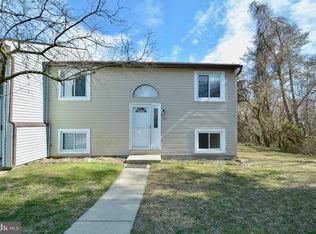 1101 Hunter Ct W, Pasadena, MD 21122