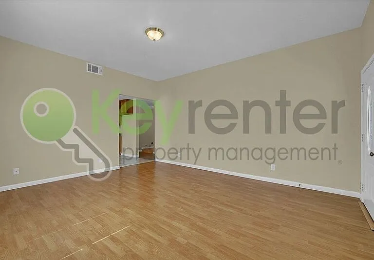 3220 2nd Ave — Photo 4