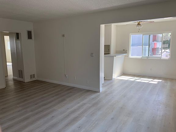 3rd image of 132 S Jackson St APT 9