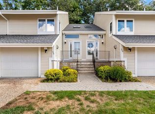 305 Centre Ln UNIT 305, Walpole, MA 02081