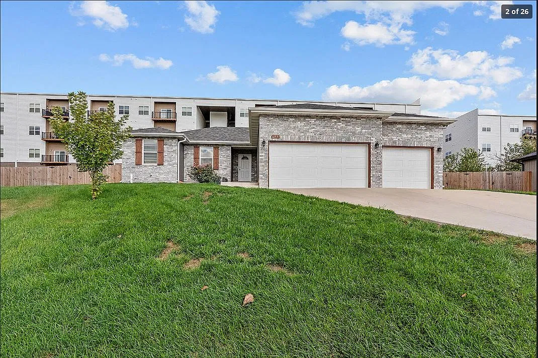 4 bed, 1667 sqft, $2,100 — Photo 2
