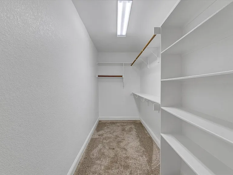 3300 Fountain Way — Photo 37