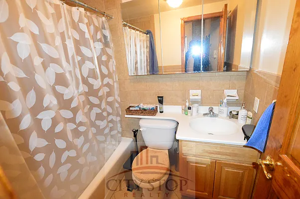 Rented by City Stop Realty | media 5