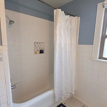 5th image of 2728 NW 21st St