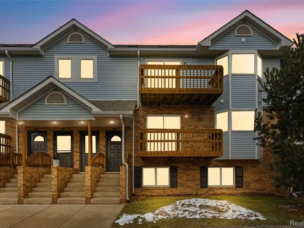 253 Pinewood Cir, Plymouth, MI 48170