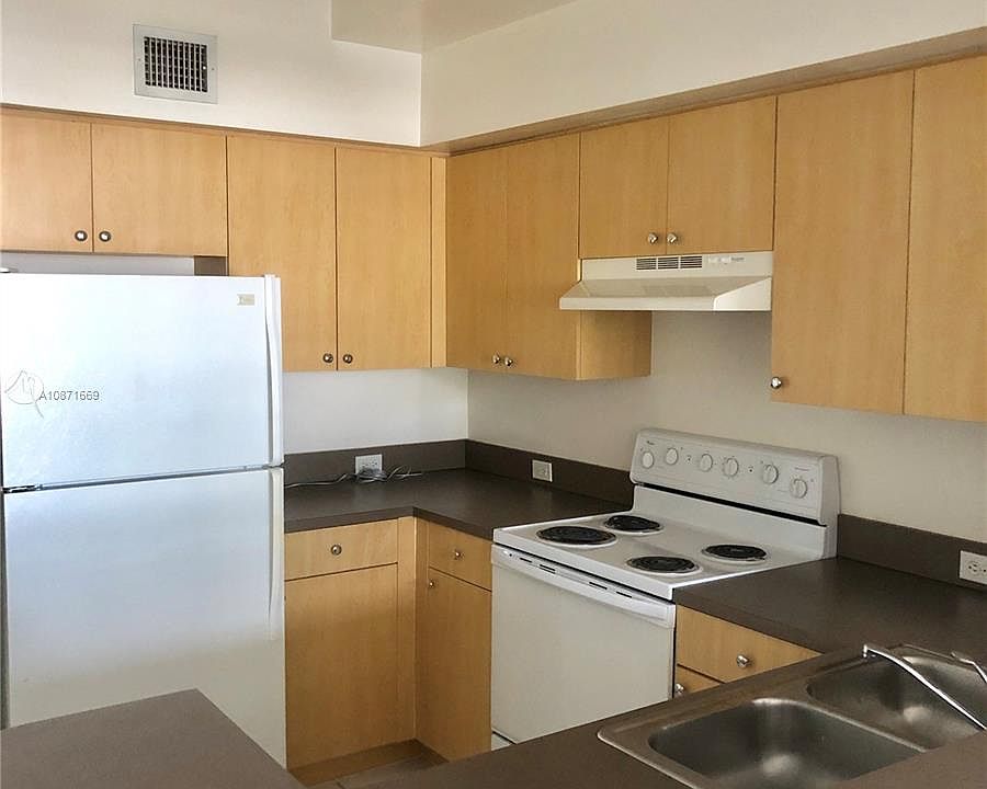 1st image of 2931 NE 185th St APT 1105