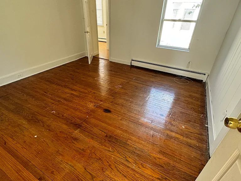 18 Union Ave — Photo 8