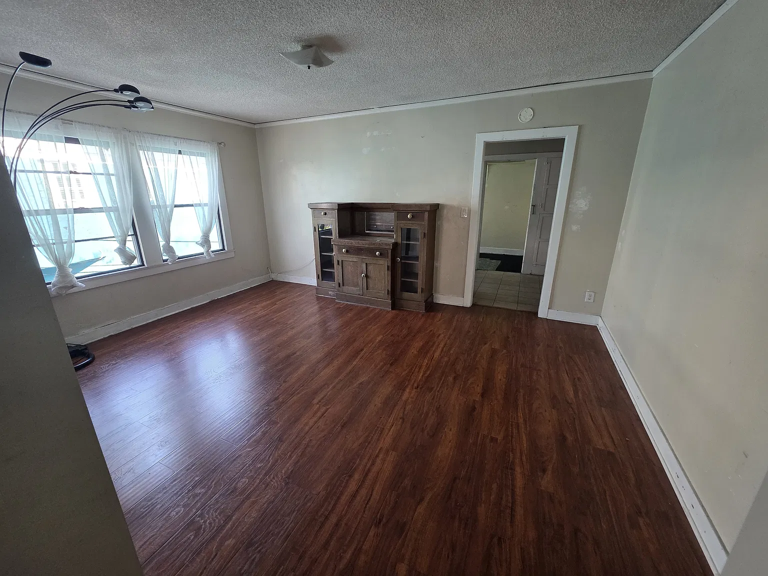 2 bed, 1000 sqft, $2,045 — Photo 4