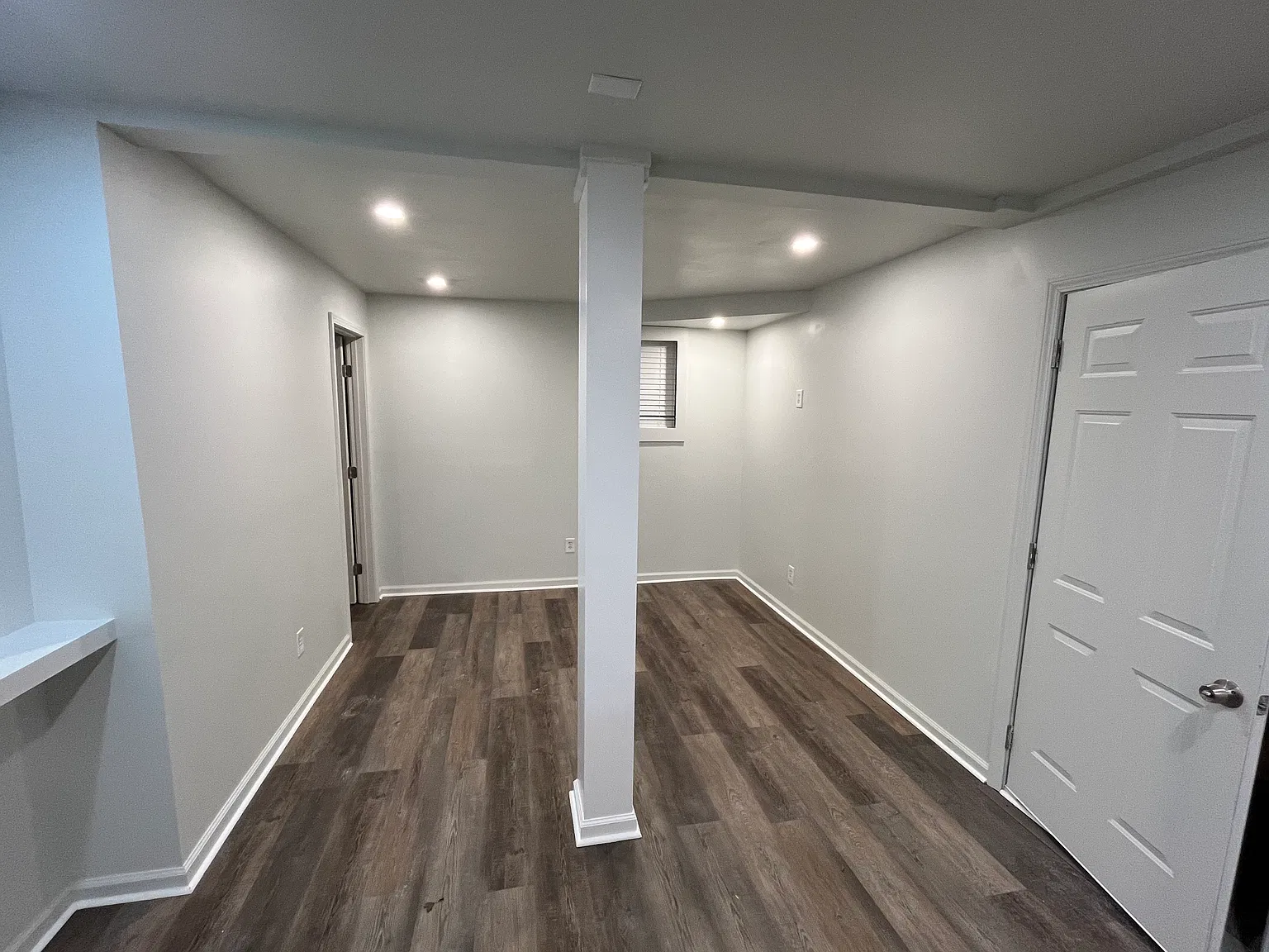 2 bed, 900 sqft, $1,350 — Photo 2