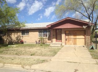 2114 Indiana Dr, Perryton, TX 79070