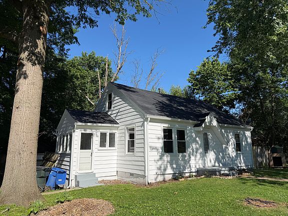 2nd image of 1120 Sparks Rd