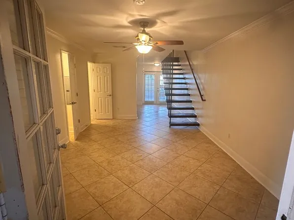 Le Bon Temps Holdings 3008 5th, 3008 5th St APT 20, Metairie, LA 70002