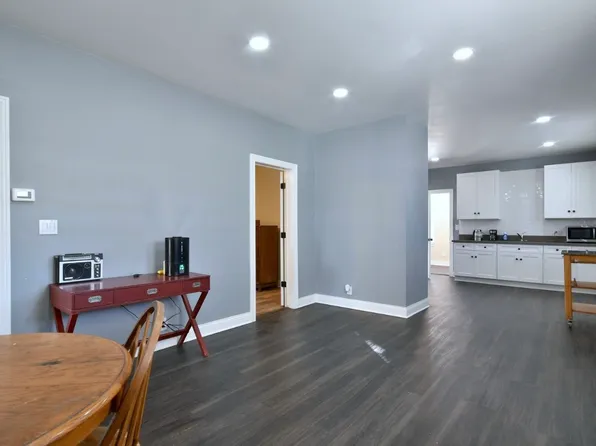 3521 Oak Ave #2, Brookfield, IL 60513