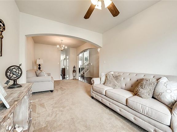 5th image of 426 Euless Dr