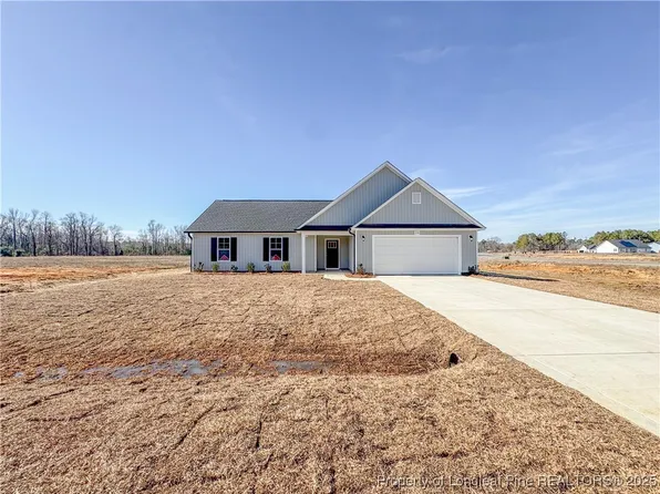 230 Guard Ln, Parkton, NC 28371