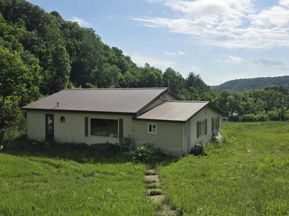 16504 Hill ROAD, Muscoda, WI 53573