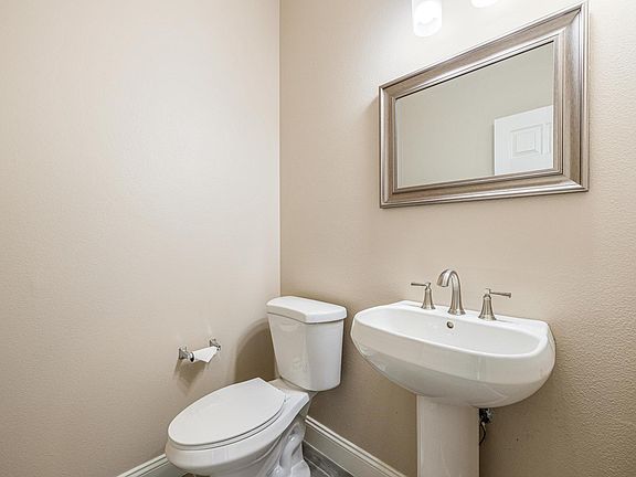3rd image of 82375 Padova Dr