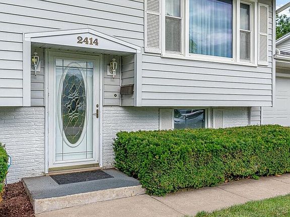 2nd image of 2414 Sturdevant St