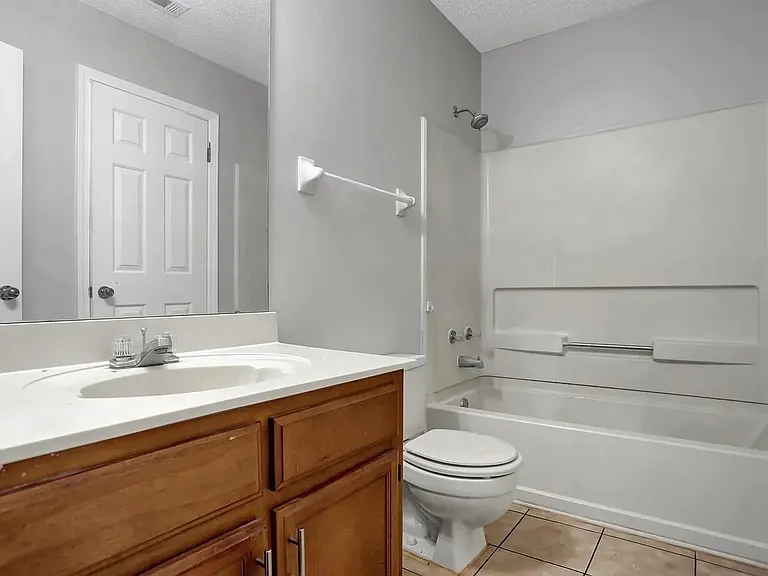 3621 Sunray Cv — Photo 3