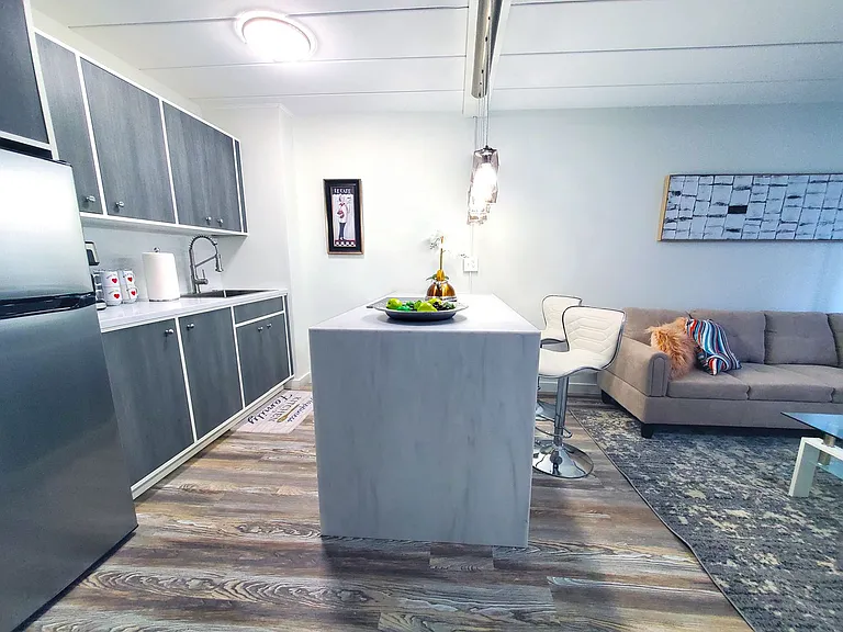 Smartland Shorewood Apartments — Photo 11