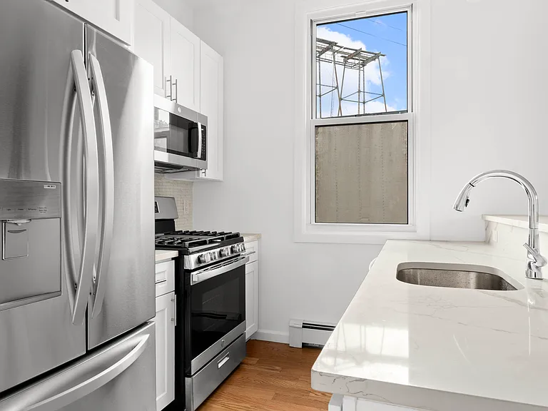 183 Van Dyke St #1 — Photo 9