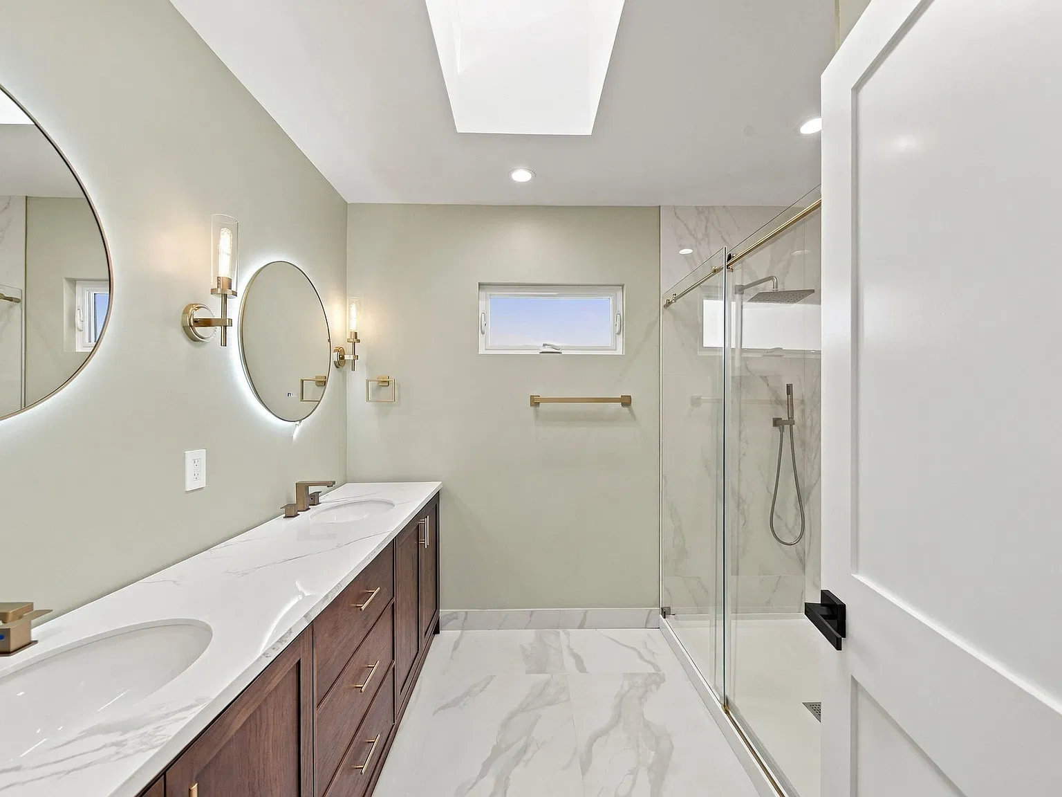 3 bed, 3.5 bath, 1625 sqft, $6,900 — Photo 2