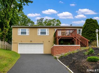 123 River Road, Shelton, CT 06484