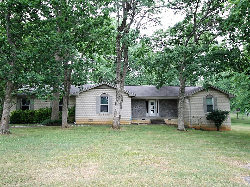 1st image of 104 Edison Cir