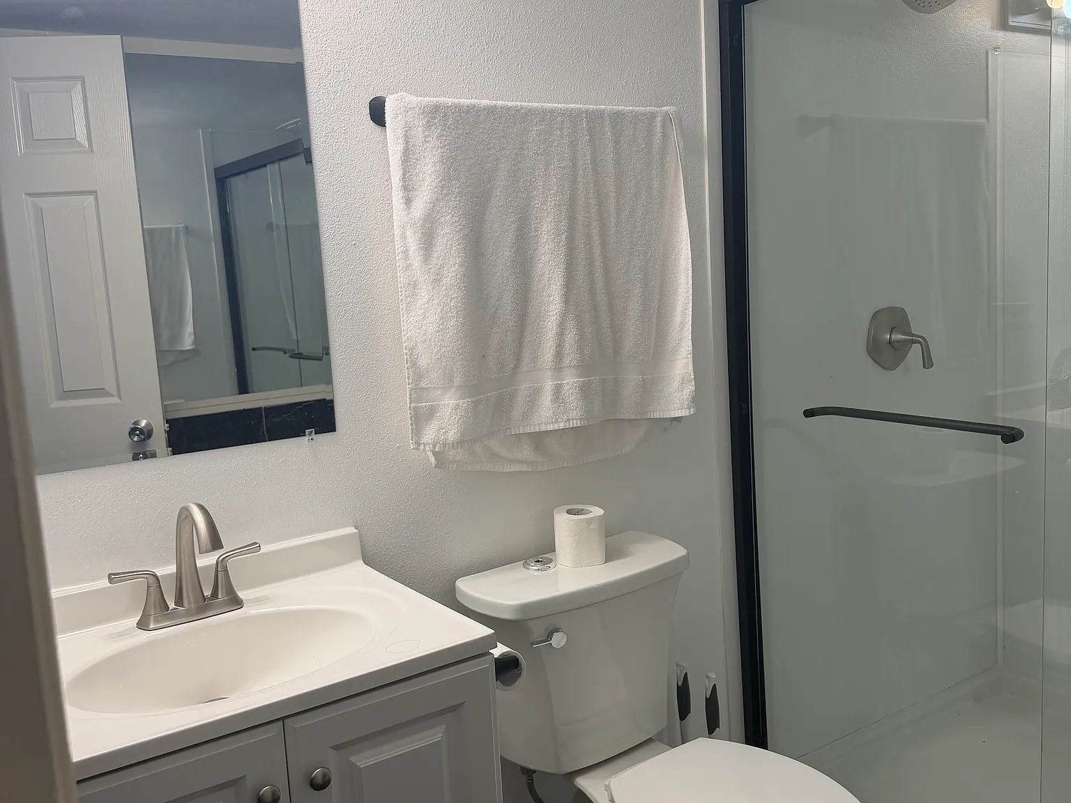 2 bed, 1.5 bath, 787 sqft, $2,350 — Photo 2