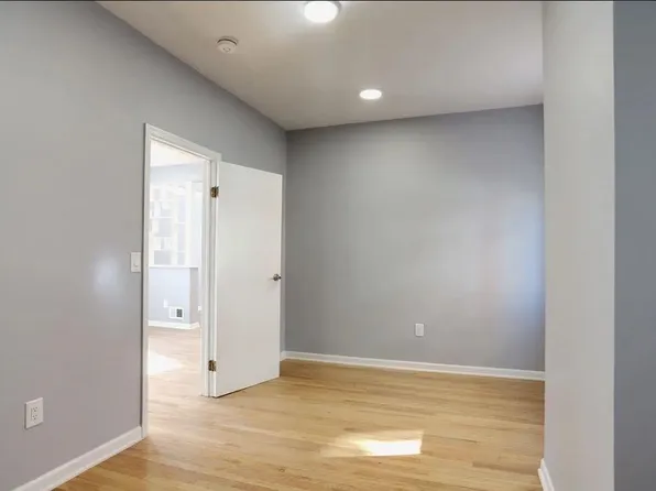 146 Clarke Avenue Clarke Avenue image 9 of 17