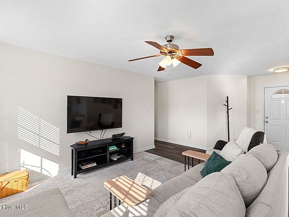 5th image of 205 High Meadow Court