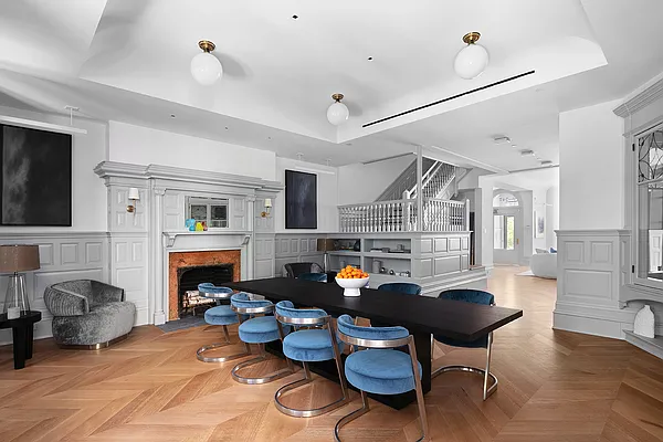 Sold by Compass | media 6