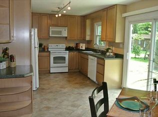 614 Woods Rd, Newport News, VA 23601