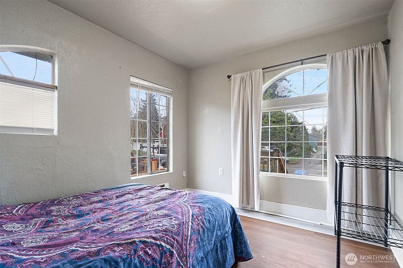 5th image of 839 10th Street