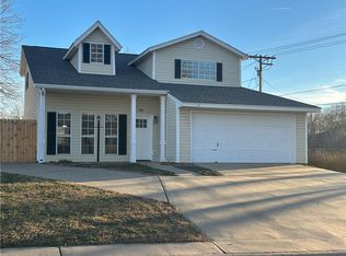 2211 Blueberry Ln, Springdale, AR 72762