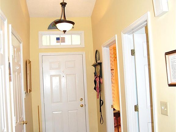 2nd image of 6889 Wembley Cir