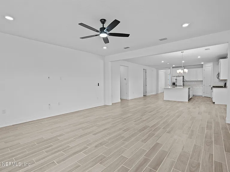 260 Oaklawn Ct — Photo 33