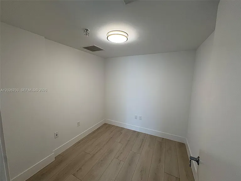 185 SW 7th St #2504 — Photo 22