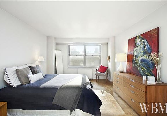 4th image of 60 W 13th St APT 8F